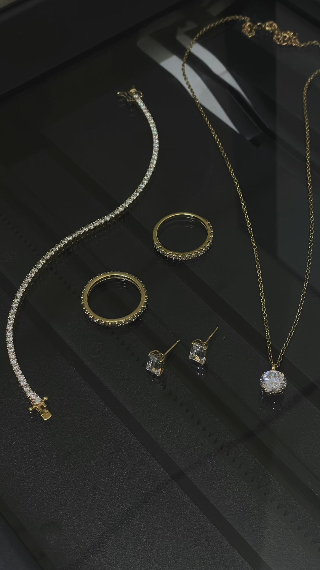 video of kiera lab grown diamond pieces are being scanned nicely in the machine