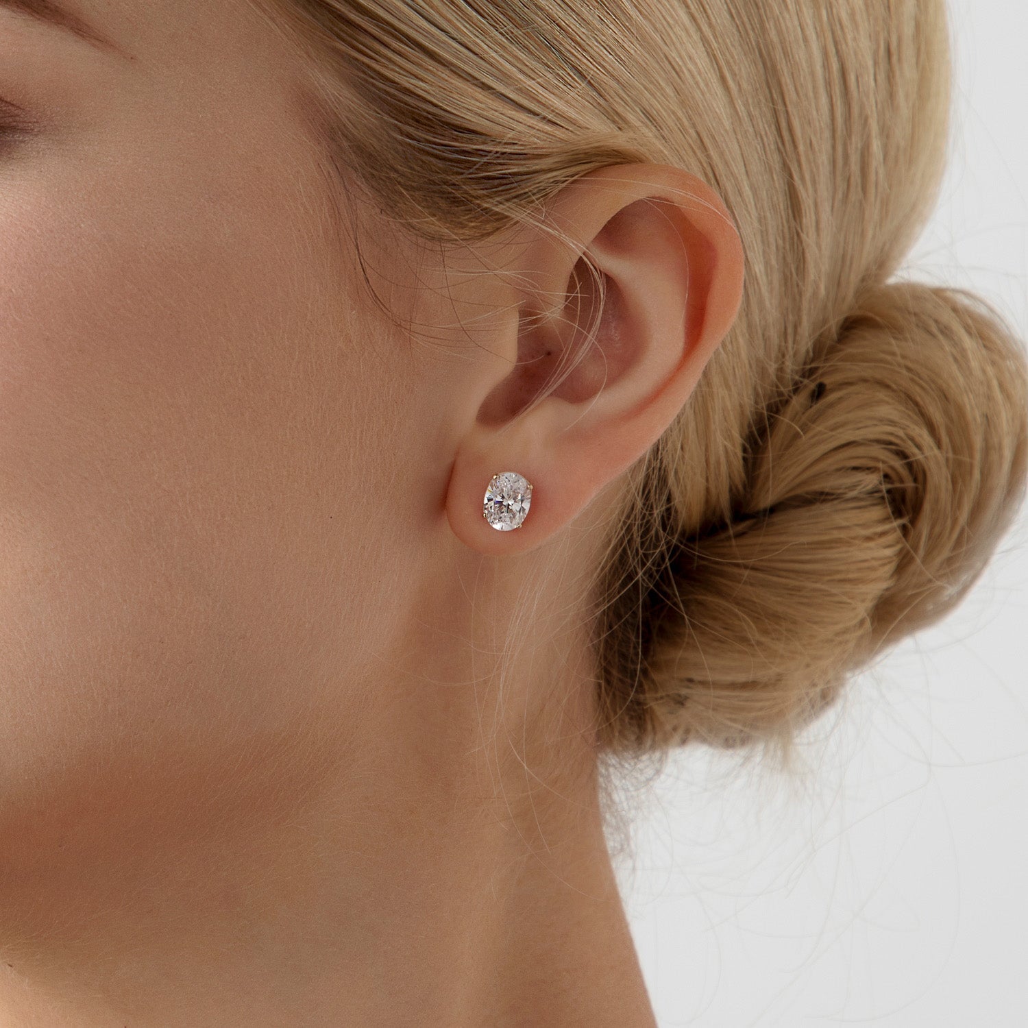LRC Cz 2 carats total weight stud earringsNWOT | Stud earrings, 2 carat, Cubic  zirconia